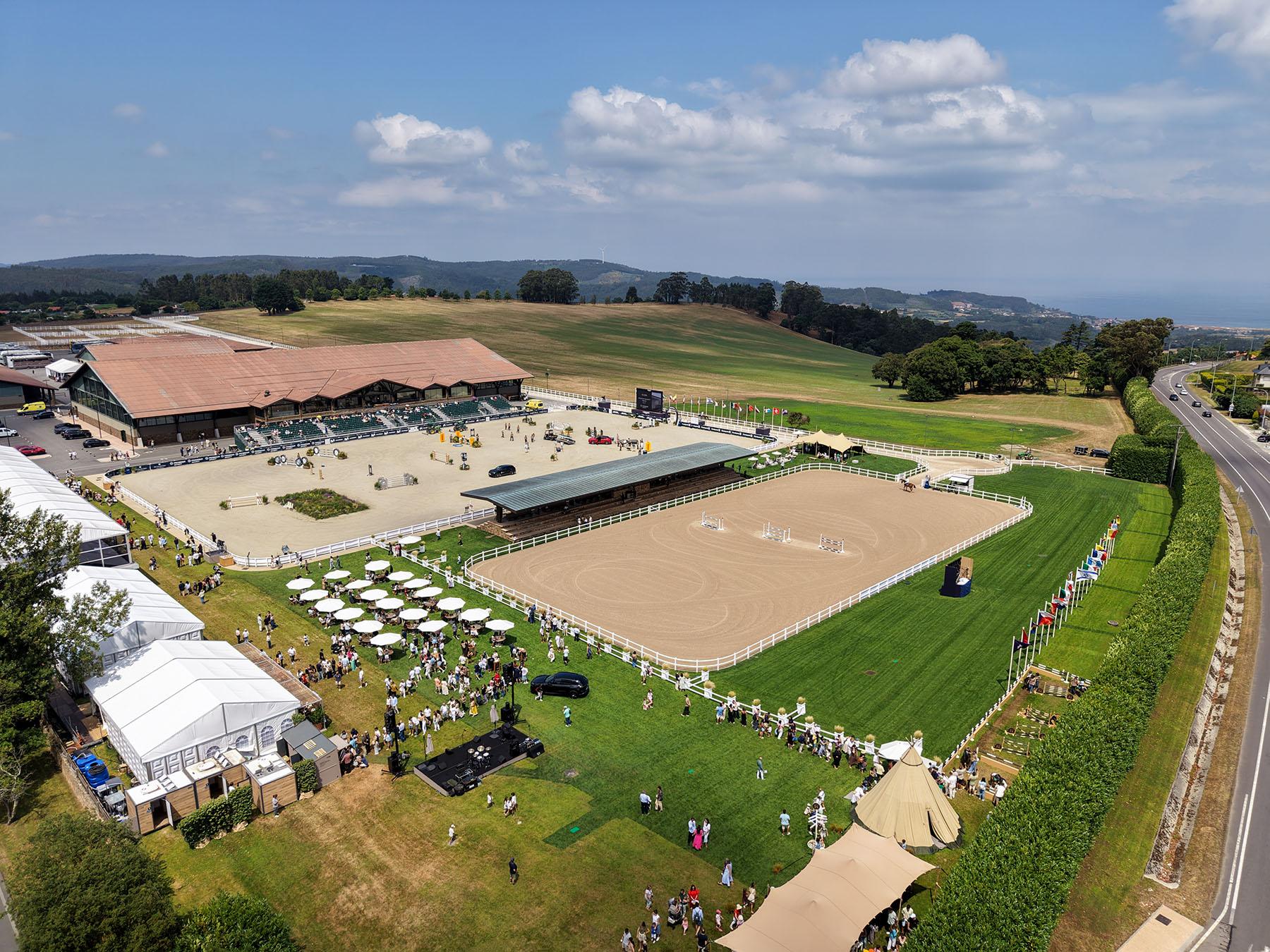 Casas Novas estrena pista de ensayo Geolastic en el CSI4* A Coruña